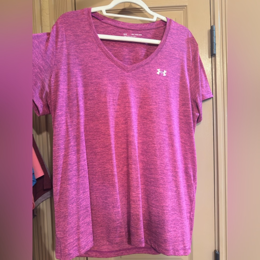 Under Armour Women's Heathered Pink V-Neck Tee